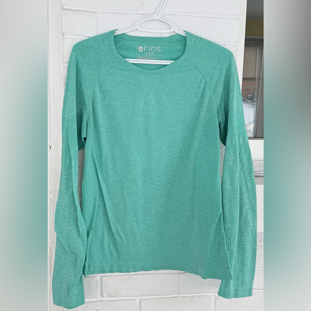 FIGS Seamless Long Sleeve Underscrub – Size L – Green – Well Loved
